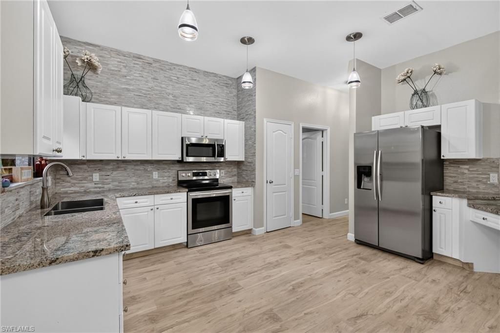 5761 Waxmyrtle Way, Naples, FL 34109 Photo