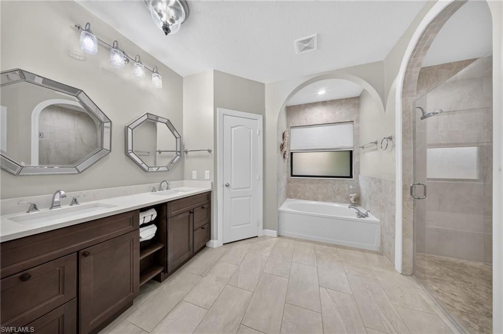 5761 Waxmyrtle Way, Naples, FL 34109 Photo