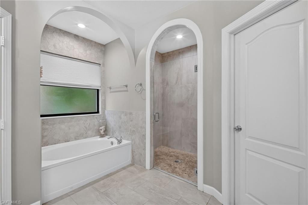 5761 Waxmyrtle Way, Naples, FL 34109 Photo