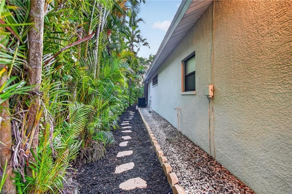 5761 Waxmyrtle Way, Naples, FL 34109 Photo