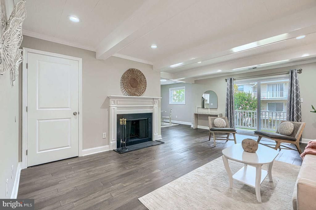 12 WARREN LODGE COURT , COCKEYSVILLE, MD 21030