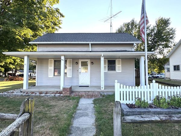 501 East Street , Liberty Center, OH 43532