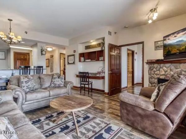 410 Big Bear Way, Pigeon Forge, TN 37863