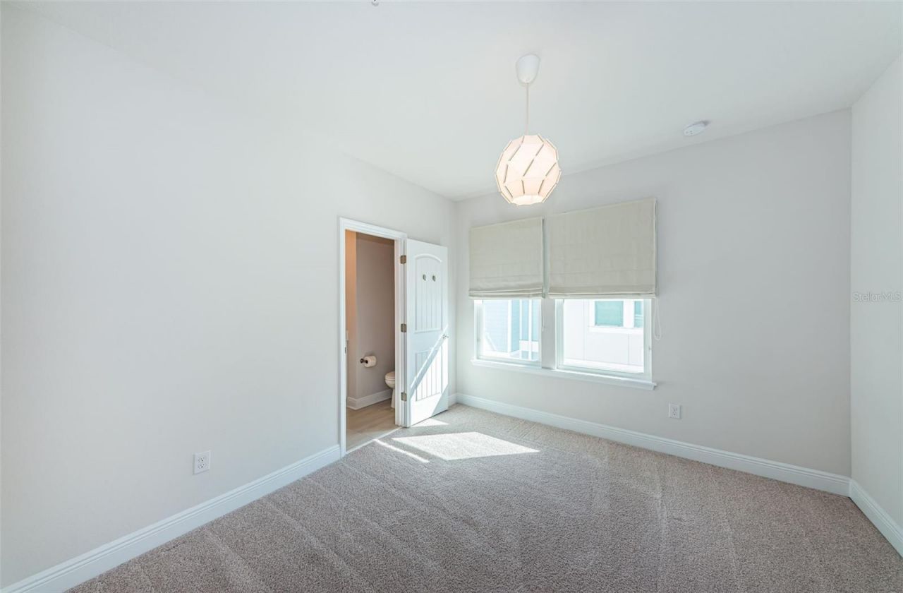 815 Burlington Avenue N, Saint Petersburg, FL 33701 Photo