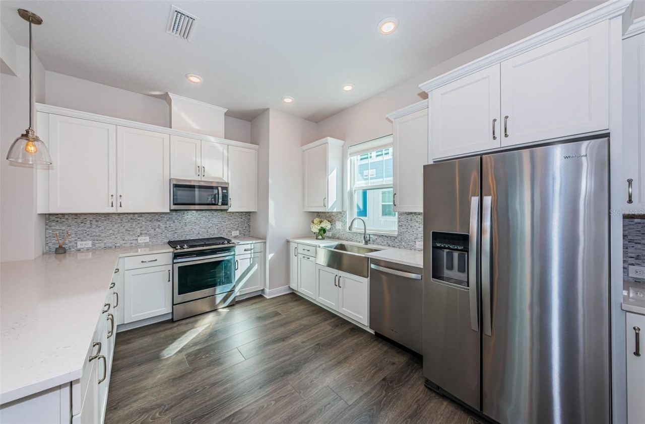 815 Burlington Avenue N, Saint Petersburg, FL 33701 Photo
