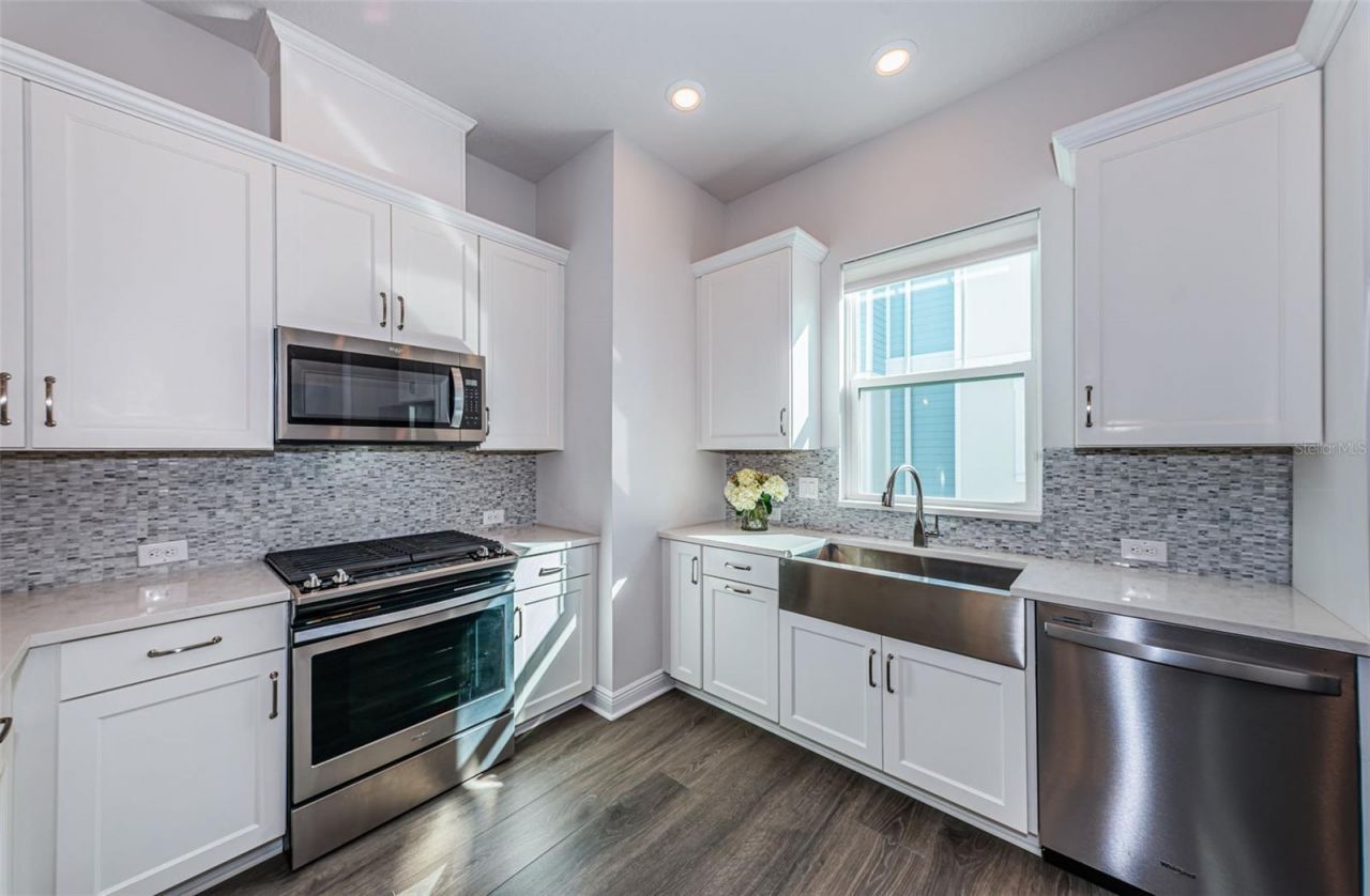 815 Burlington Avenue N, Saint Petersburg, FL 33701 Photo