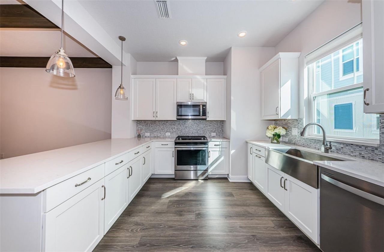 815 Burlington Avenue N, Saint Petersburg, FL 33701 Photo
