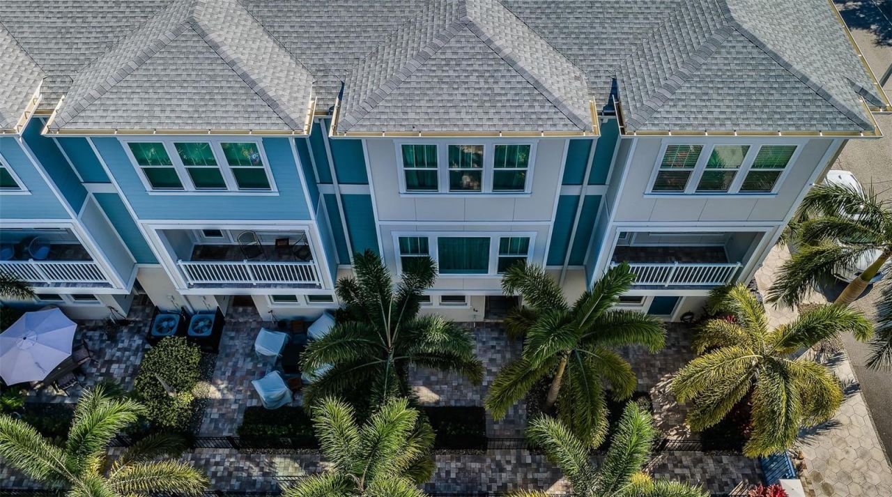 815 Burlington Avenue N, Saint Petersburg, FL 33701 Photo