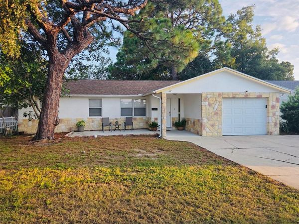 518 62ND AVENUE NE, ST PETERSBURG, FL 33702