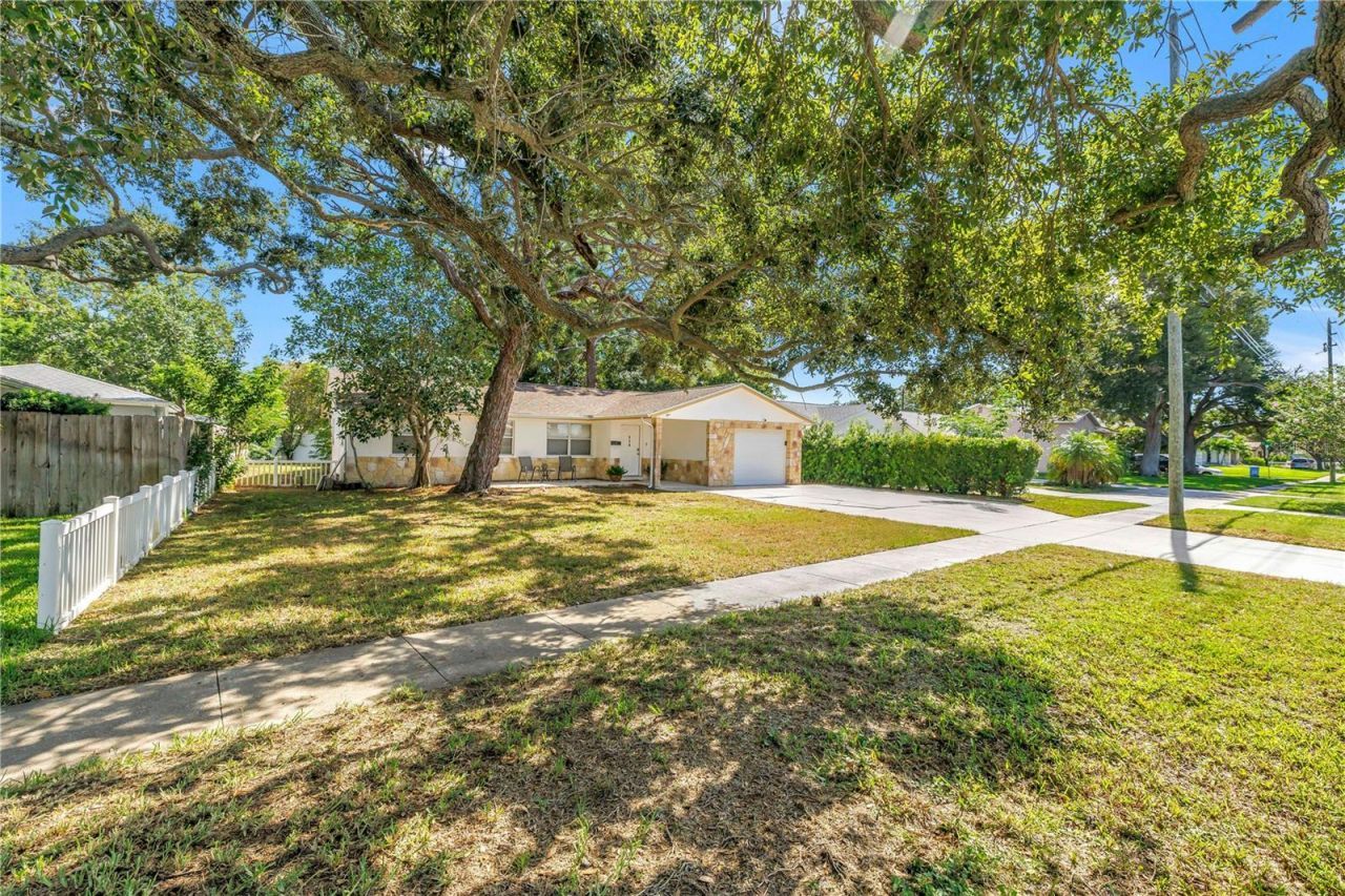 518 62nd Avenue Ne, Saint Petersburg, FL 33702 Photo