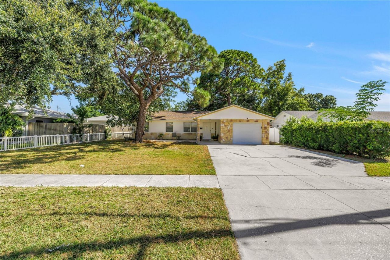 518 62nd Avenue Ne, Saint Petersburg, FL 33702 Photo