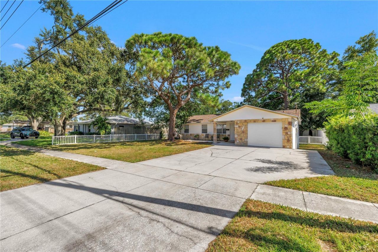 518 62nd Avenue Ne, Saint Petersburg, FL 33702 Photo