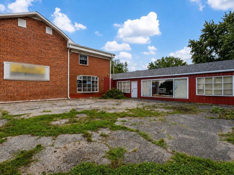 3900 Noe Bixby Road , Columbus, OH 43232 Photo 3
