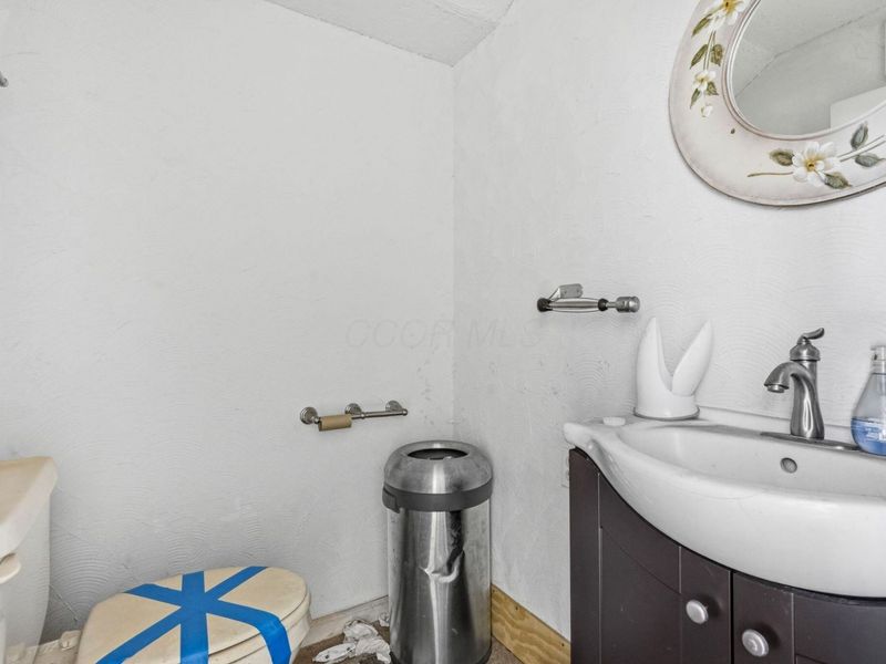 3900 Noe Bixby Road , Columbus, OH 43232 Photo 34