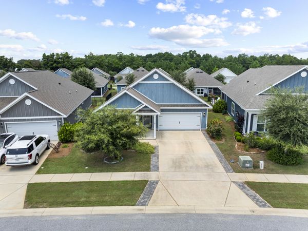 52 Dusky Way, Freeport, FL 32439