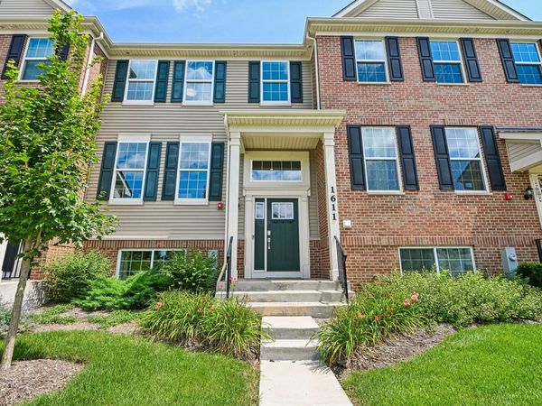 1611 Bentz Way , Batavia, IL 60510