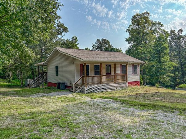 345 MC 8125 , Flippin, AR 72634