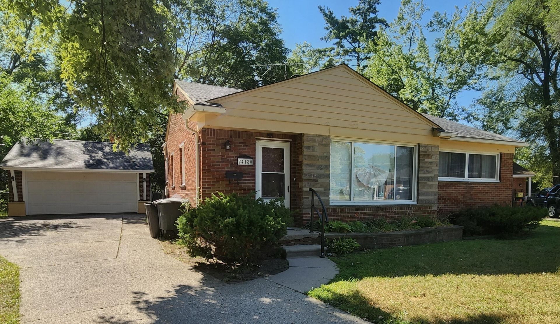 24180 Kipling Street, Oak Park, MI 48237 Main Photo