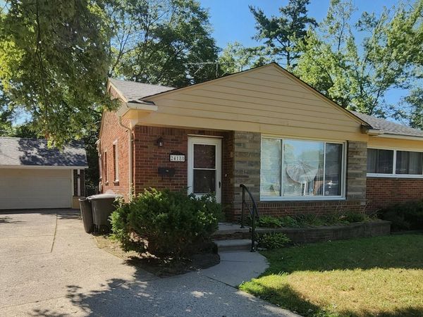 24180 Kipling Street, Oak Park, MI 48237