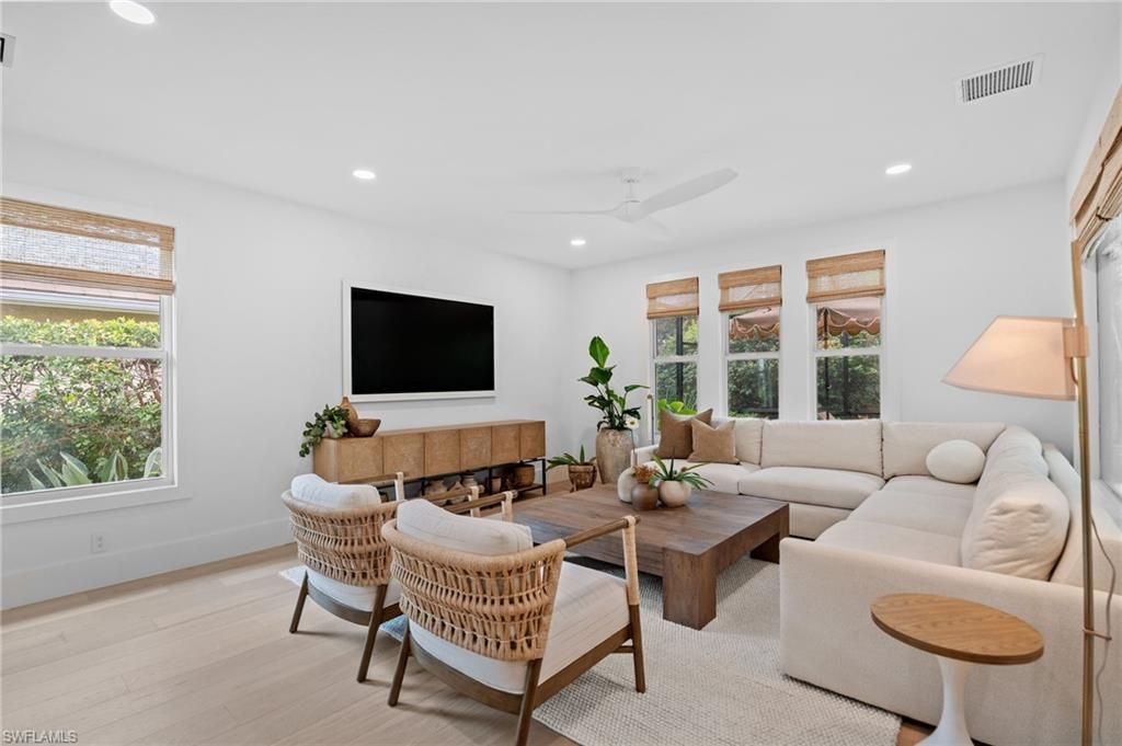 189 Edgemere Way S, Naples, FL 34105 Photo