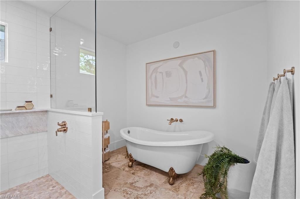 189 Edgemere Way S, Naples, FL 34105 Photo