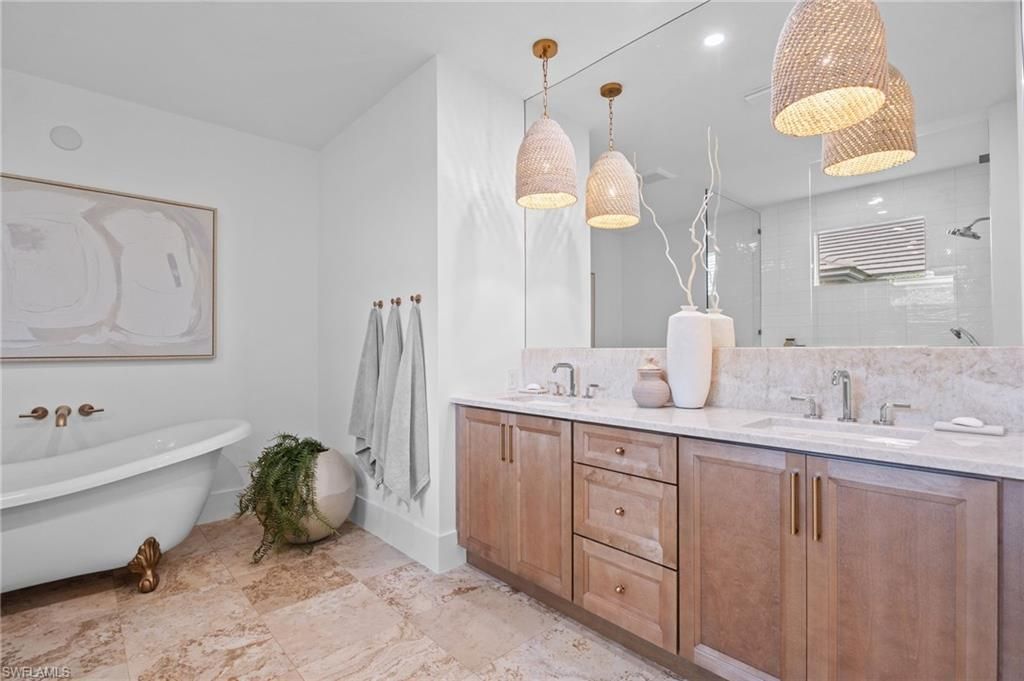 189 Edgemere Way S, Naples, FL 34105 Photo
