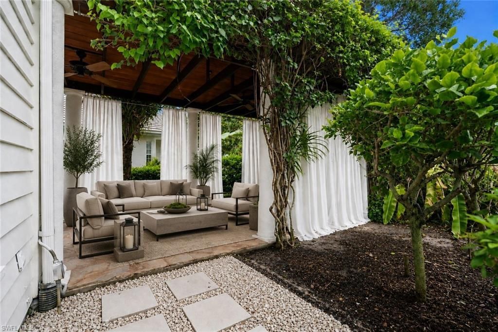 189 Edgemere Way S, Naples, FL 34105 Photo