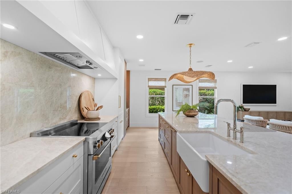 189 Edgemere Way S, Naples, FL 34105 Photo