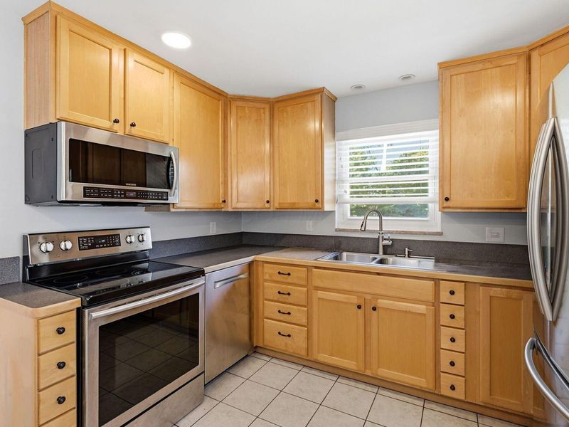 3503 Colchester Road , Columbus, OH 43221 Photo 14