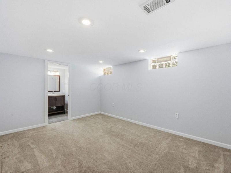 3503 Colchester Road , Columbus, OH 43221 Photo 31