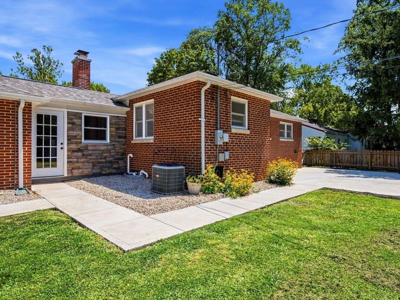 3503 Colchester Road , Columbus, OH 43221 Photo 41