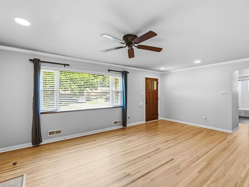 3503 Colchester Road , Columbus, OH 43221 Photo 6