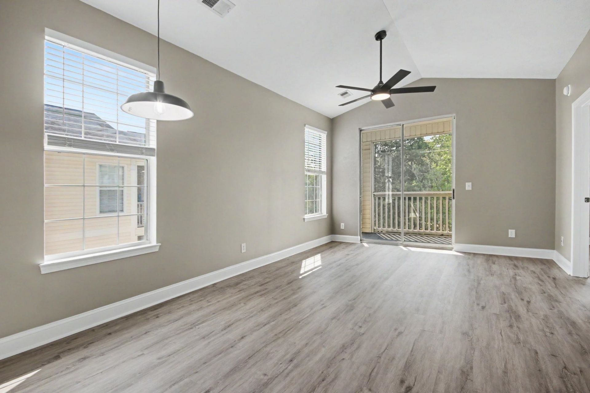 504 River Oak Dr. Photo 14