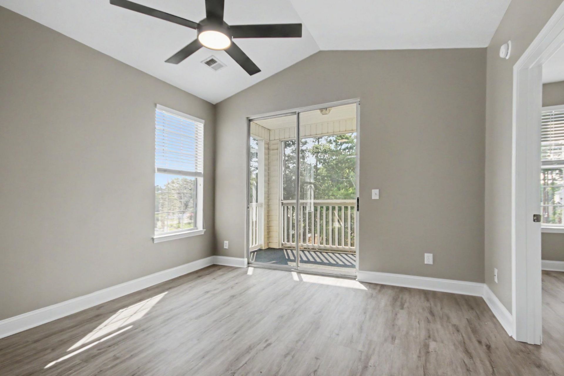 504 River Oak Dr. Photo 15