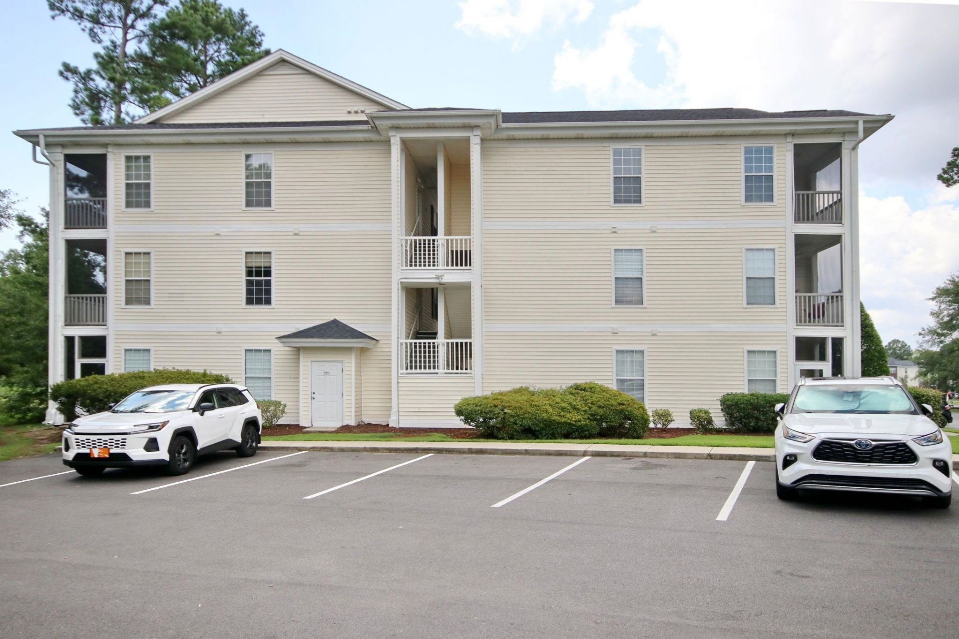 504 River Oak Dr. Photo 4