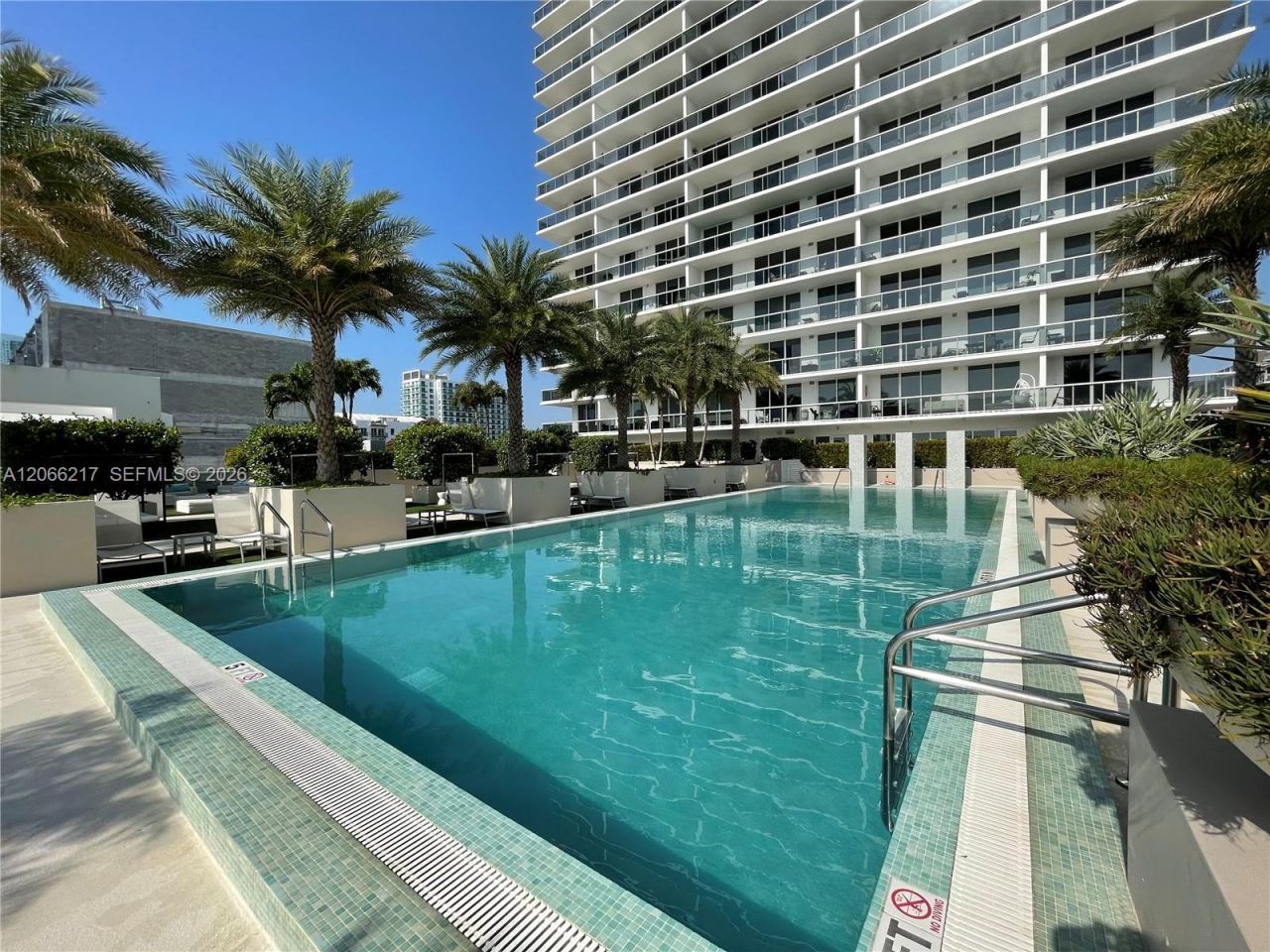 600 NE 27th St, Unit 1205, Miami, FL 33137 Photo