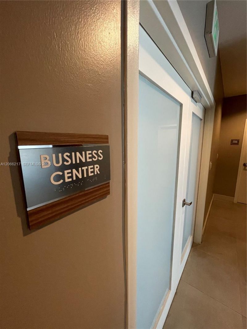 600 NE 27th St, Unit 1205, Miami, FL 33137 Photo