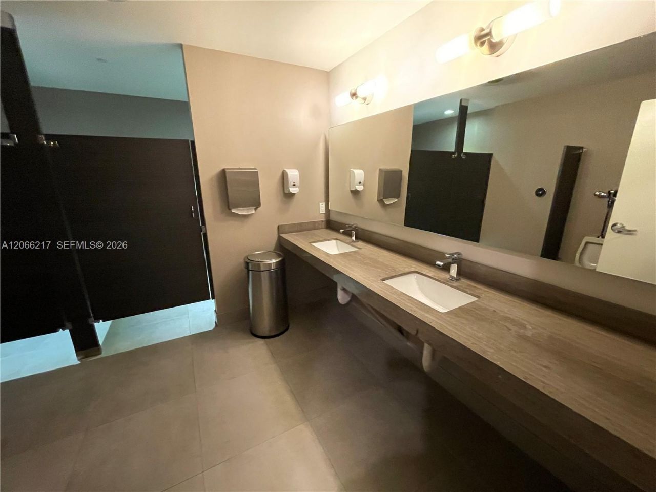 600 NE 27th St, Unit 1205, Miami, FL 33137 Photo