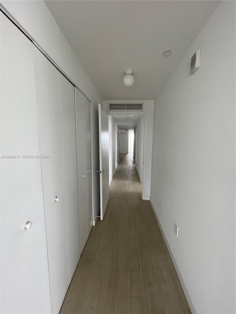 600 NE 27th St, Unit 1205, Miami, FL 33137 Photo