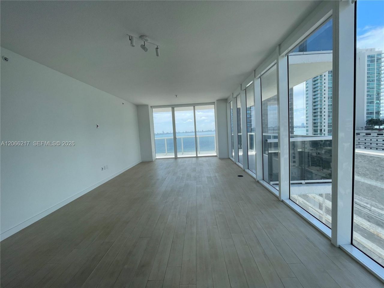 600 NE 27th St, Unit 1205, Miami, FL 33137 Photo
