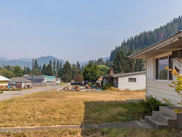 115 E Fir Ave, Osburn, ID 83849