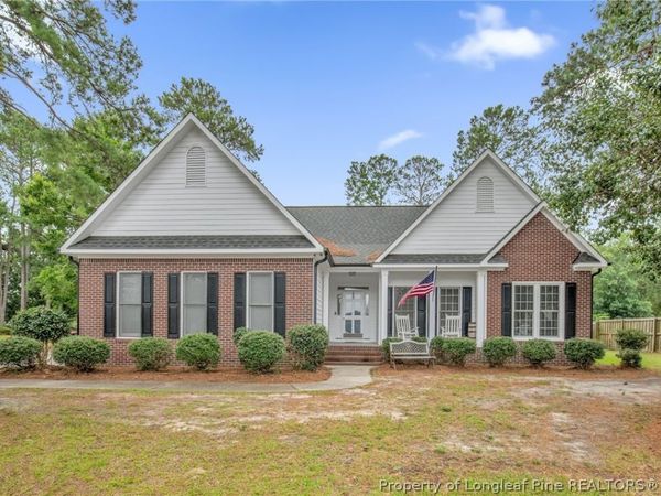 5437 Labrador Drive, Hope Mills, NC 28348