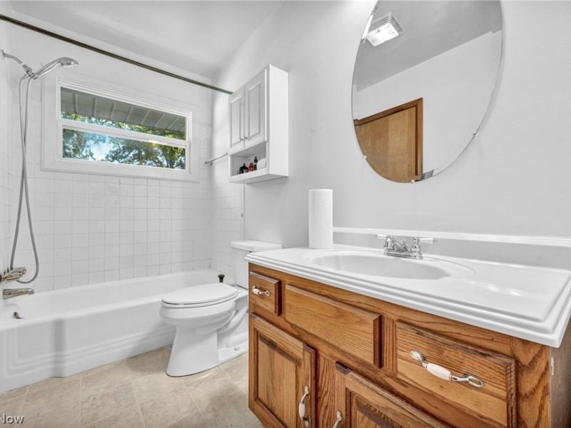 4805 Mapleview Drive, Vermilion, OH 44089 Photo 4