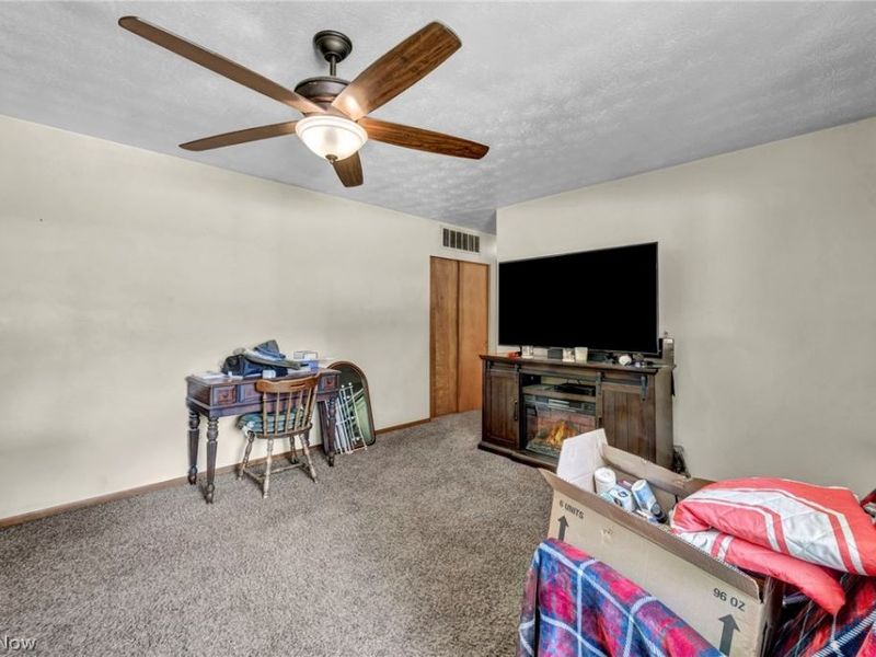 4805 Mapleview Drive, Vermilion, OH 44089 Photo 9