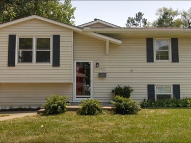 2335 S 123 Street, Omaha, NE 68144