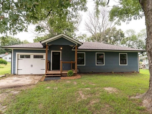 910 N Edith Avenue, Adrian, MO 64720