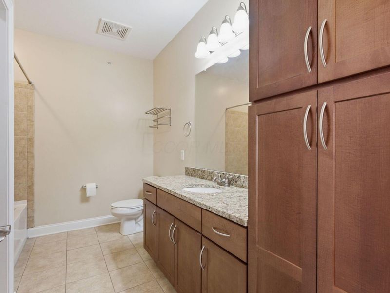 936 Perry Street, Unit 214, Columbus, OH 43215 Photo 17