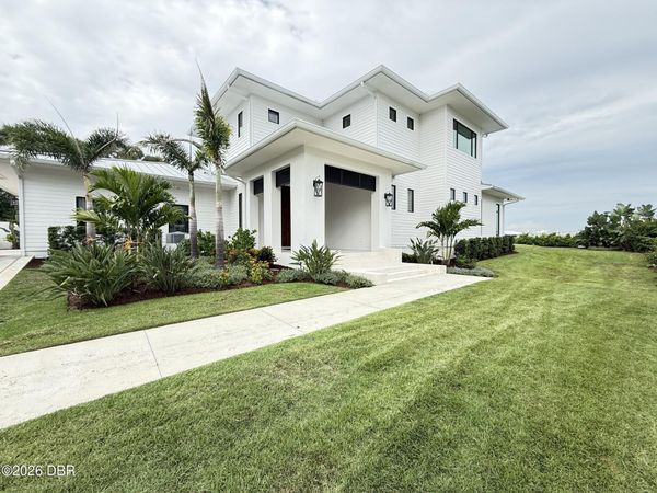 101 Due East Street, New Smyrna Beach, FL 32169