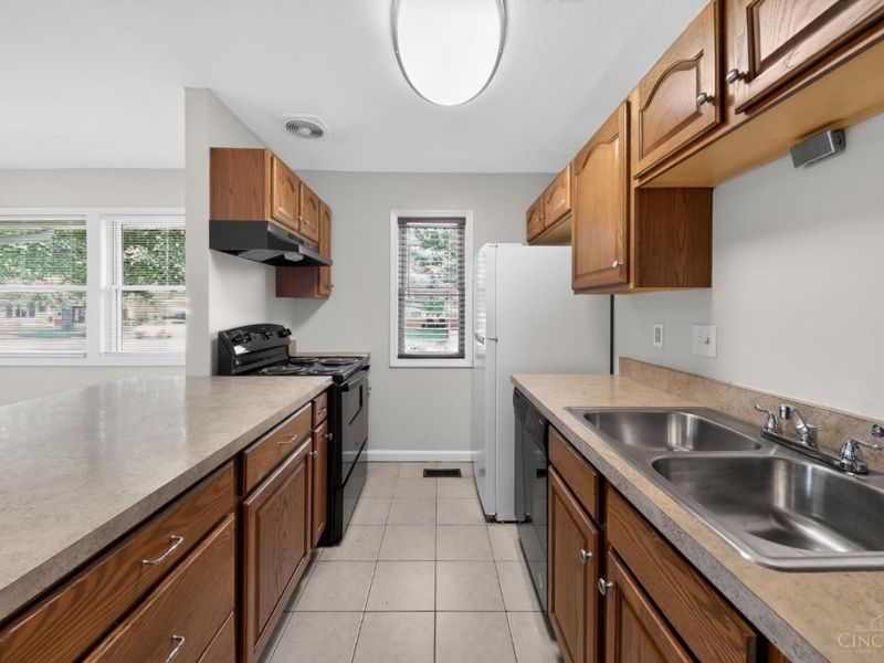 9697 Gibralter Drive, Colerain Township, OH 45251 Photo 10