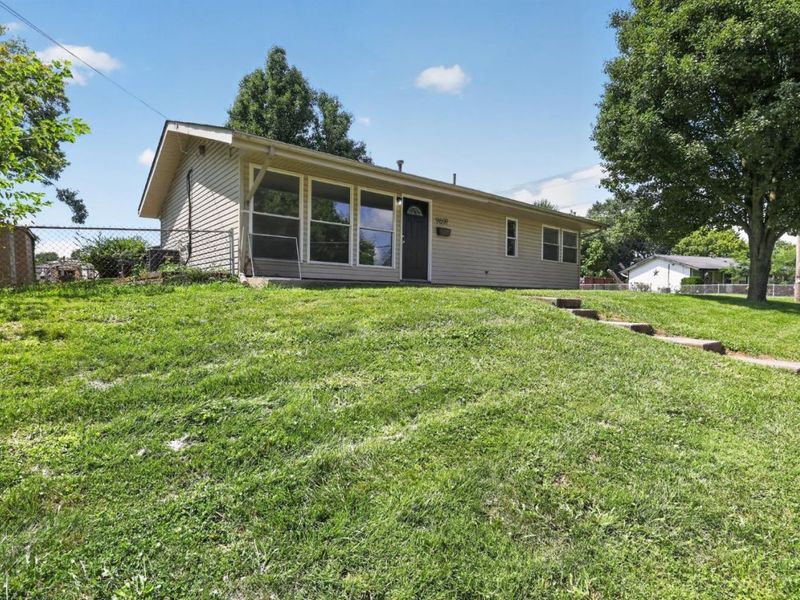 9697 Gibralter Drive, Colerain Township, OH 45251 Photo 2